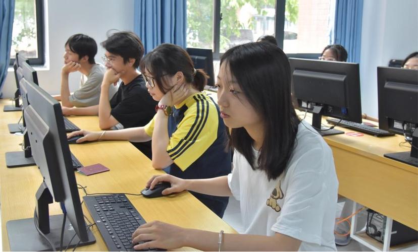 人工智能与大数据学院成功举办第二届程序开发大赛开幕式暨信息技术